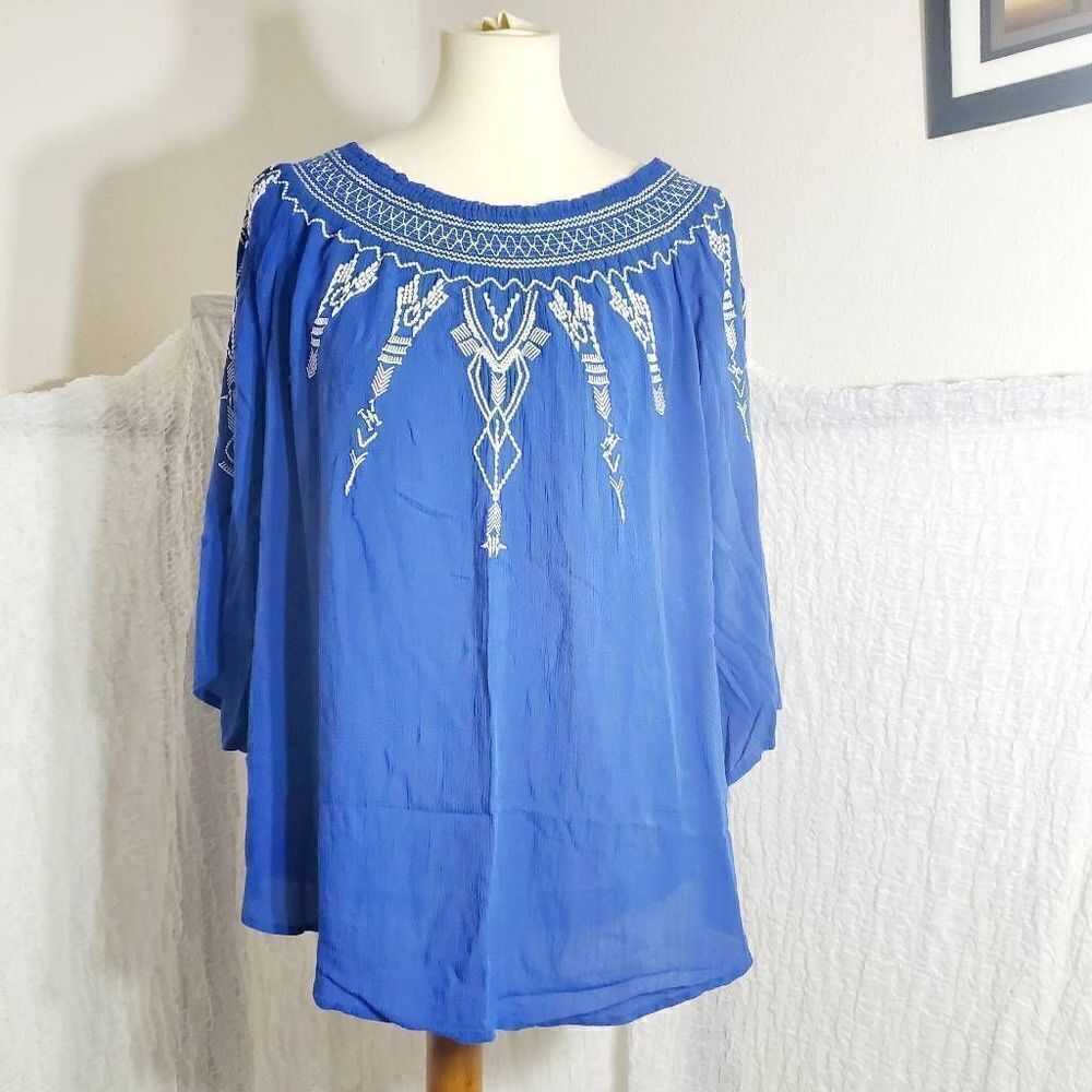 Terre Bleue NWT Boho Embroidered Top Small